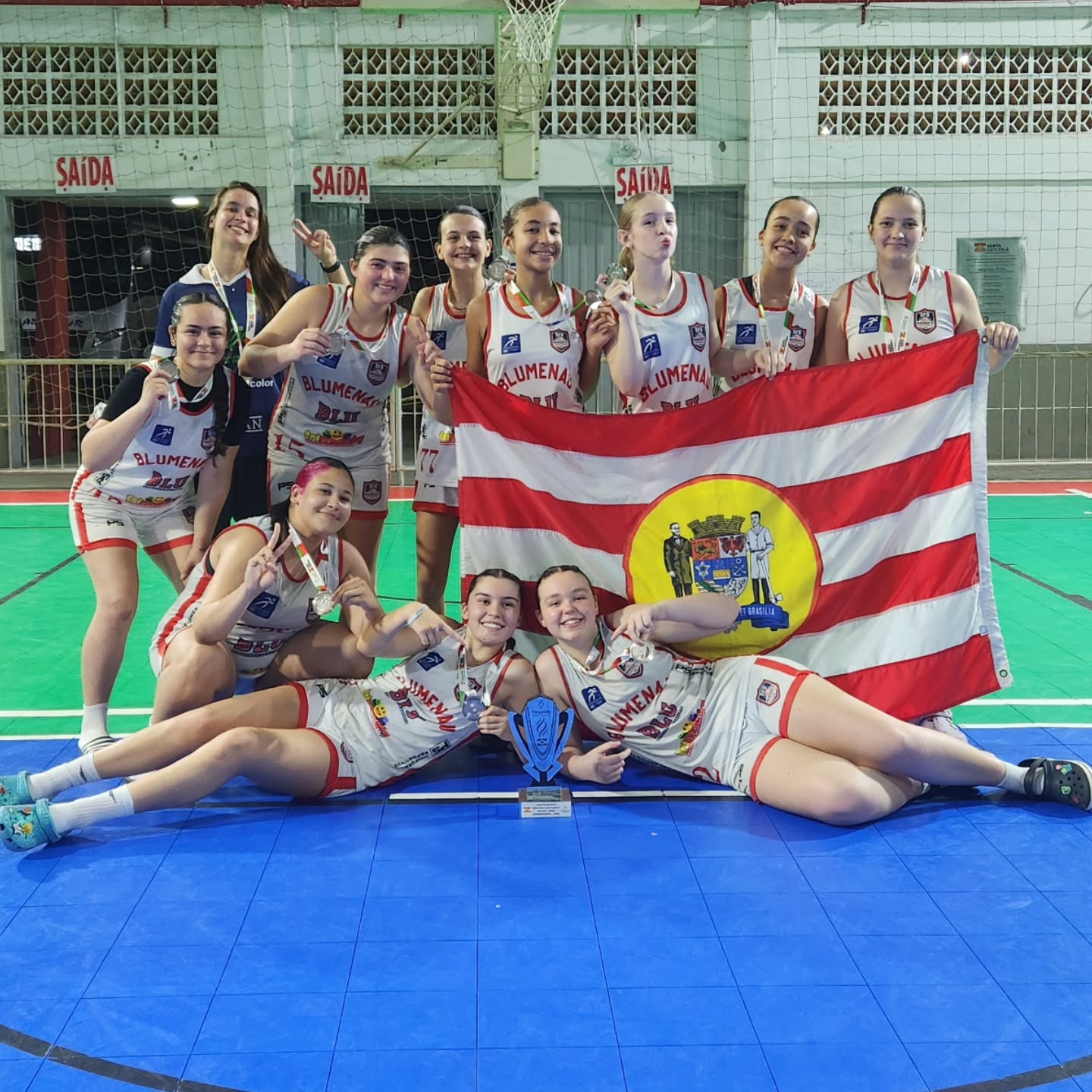 Blumenau classifica três equipes para a fase estadual da Olesc