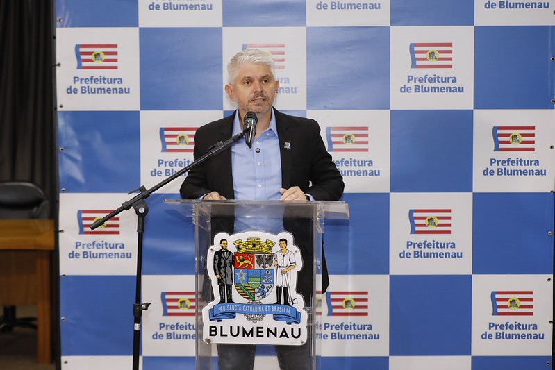 Prefeitura de Blumenau encerra contratos com empresa investigada pelo Gaeco e anuncia novo modelo para limpeza e controle de acesso nas escolas