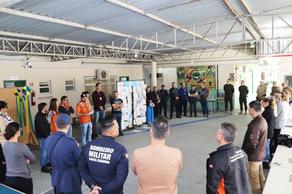 Defesa Civil prepara simulado de resposta a emergências na Vila Itoupava durante o Julho Laranja