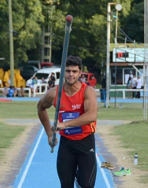 Atleta blumenauense é medalhista de prata em Grand Prix de Atletismo