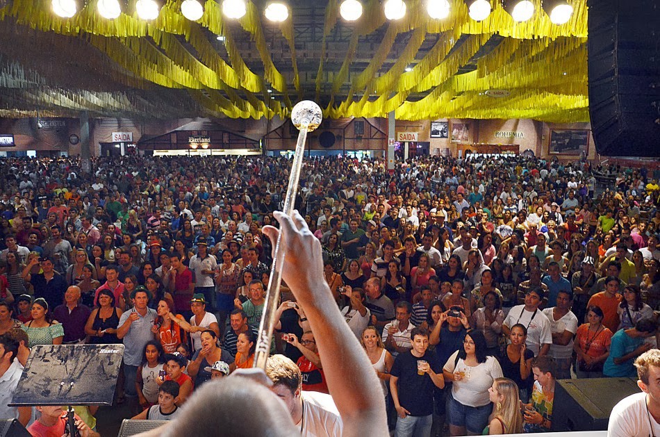 Sommerfest Blumenau recebe marinheiros latinoamericanos 