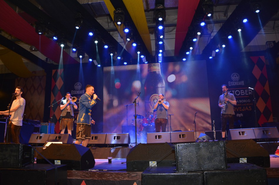 Banda austríaca Powerkryner estreia com sucesso na 36ª Oktoberfest