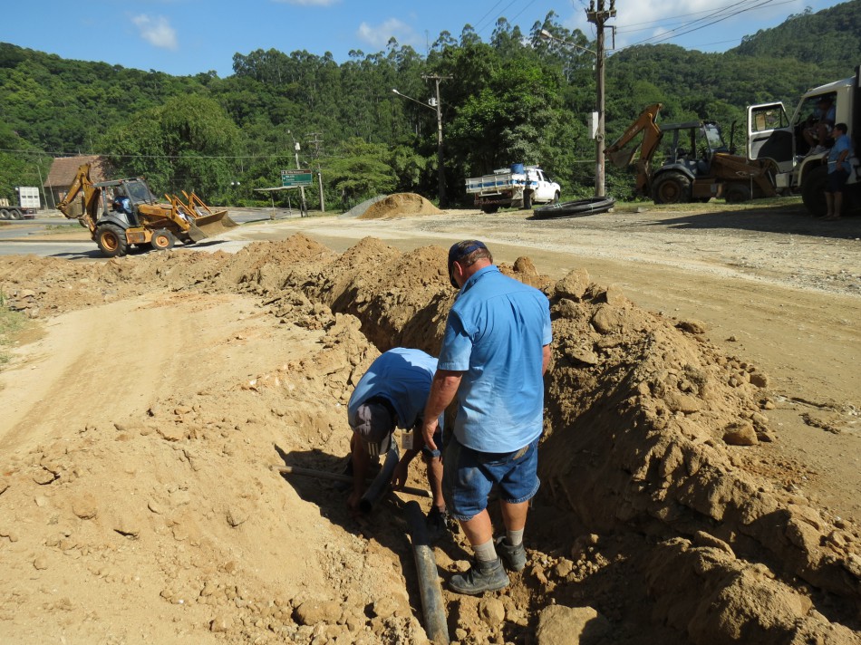 Prefeitura inaugura rede de abastecimento de água na Vila Itoupava