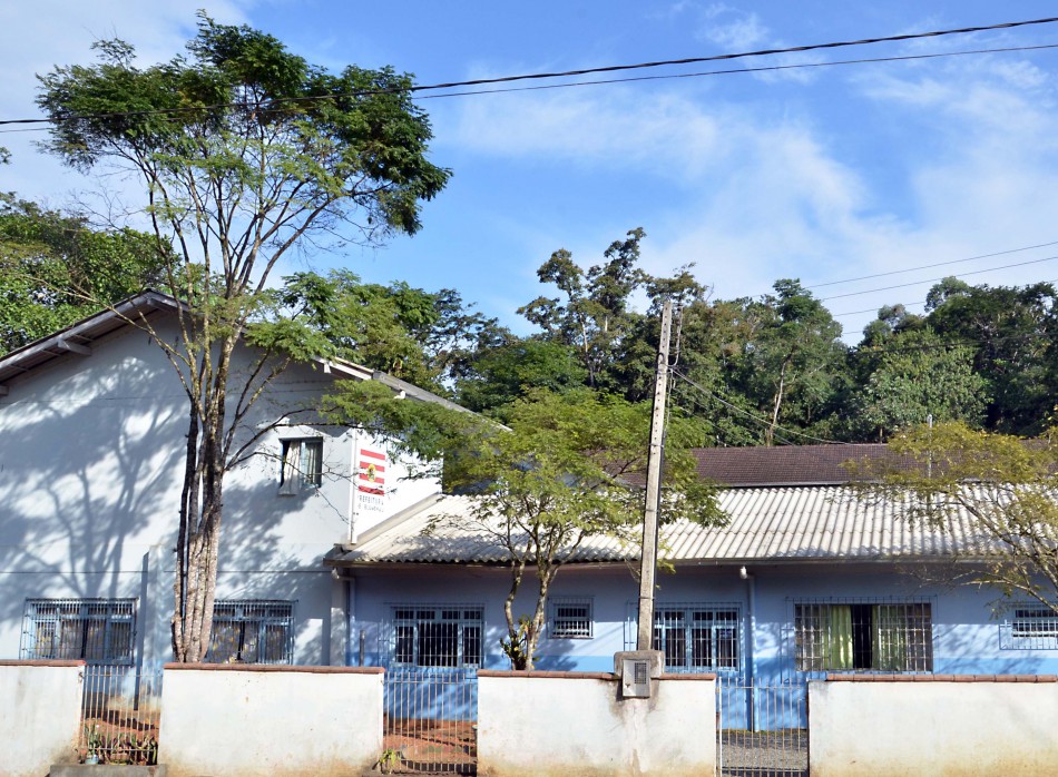 Escola Annemarie Techentin prepara evento para celebrar Dia da Poesia