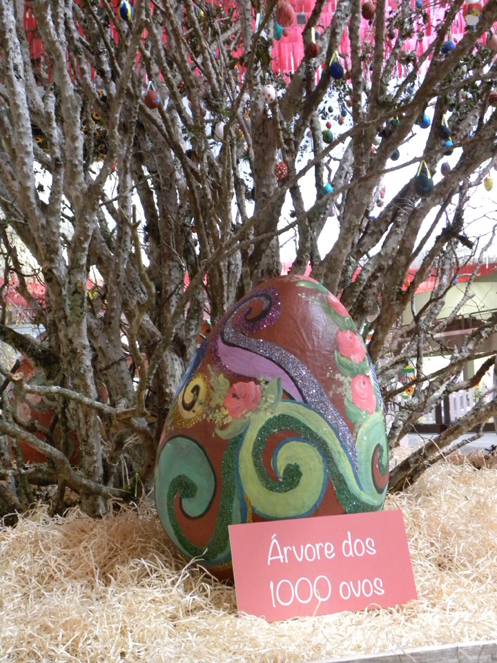 Árvore dos Mil Ovos, pintura de casquinhas de ovos de Páscoa para adultos 