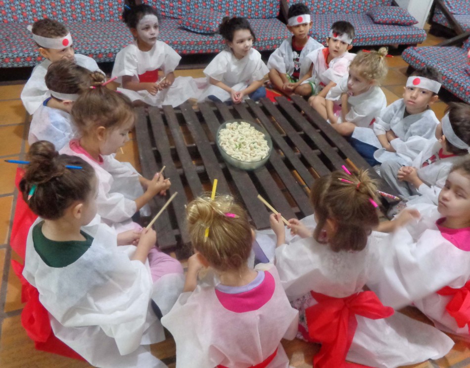 Crianças do CEI Augusto Koester vivenciam cultura japonesa