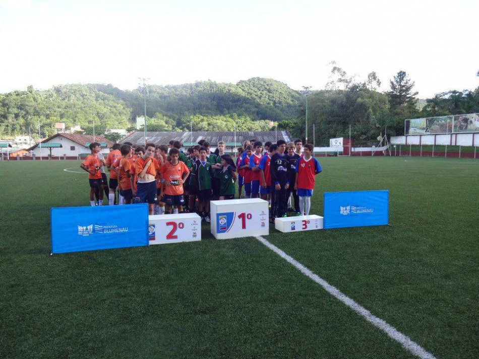 Moleque Bom de Bola termina com duas escolas campeãs em Blumenau