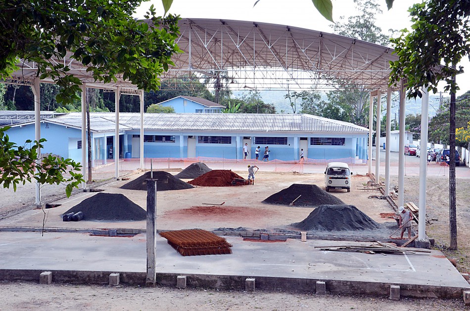 Prefeitura trabalha para concluir obra na escola Professora Alice Thiele