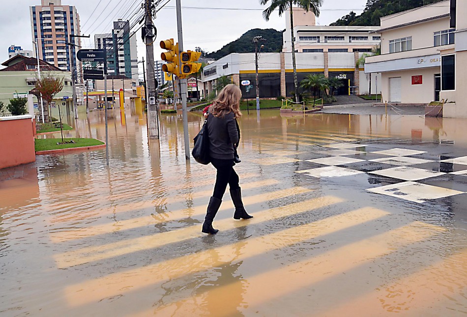 Enchente: trabalho continua em Blumenau