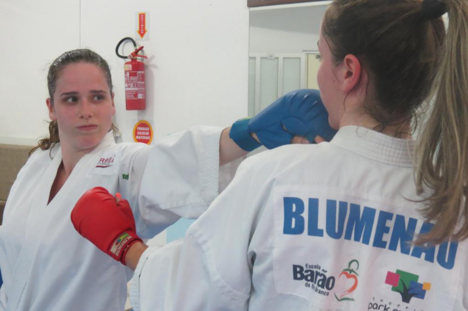 Na Seleção Brasileira, karatecas de Blumenau disputam o Pan-Americano