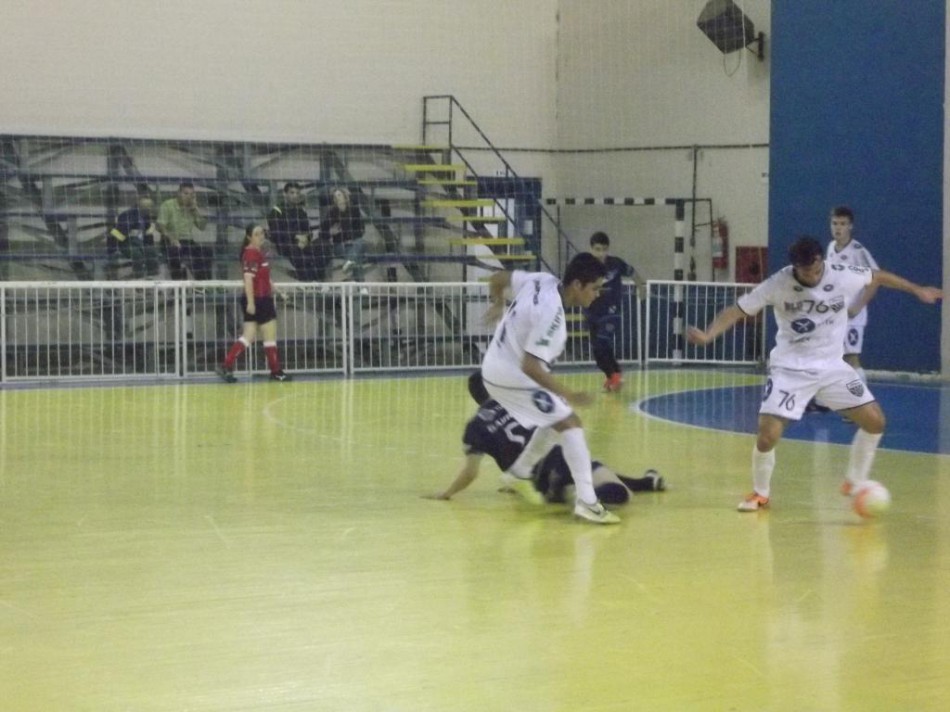 ADHering vira e vence a ADU em Tubarão