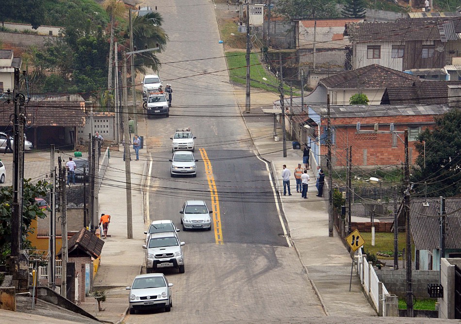 Ponte da rua Erich Belz é oficialmente entregue à comunidade