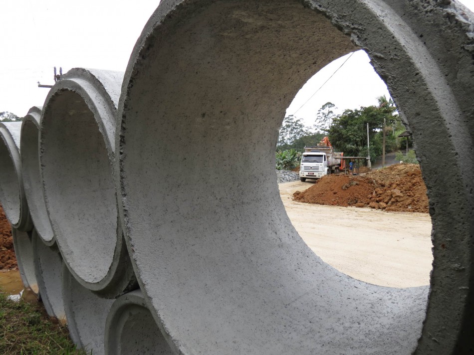 Rua Bernardo Scheidemantel recebe tubulação