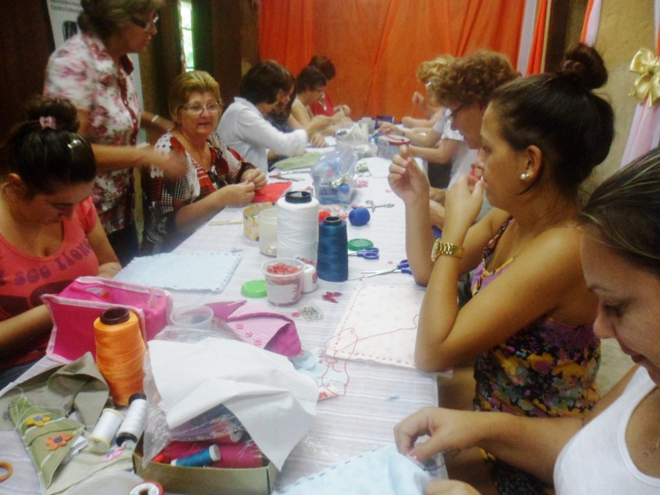 Mulheres participam de tarde especial na Vila Itoupava