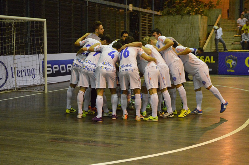 Futsal de Blumenau enfrenta o Atlântico de Erechim hoje à noite