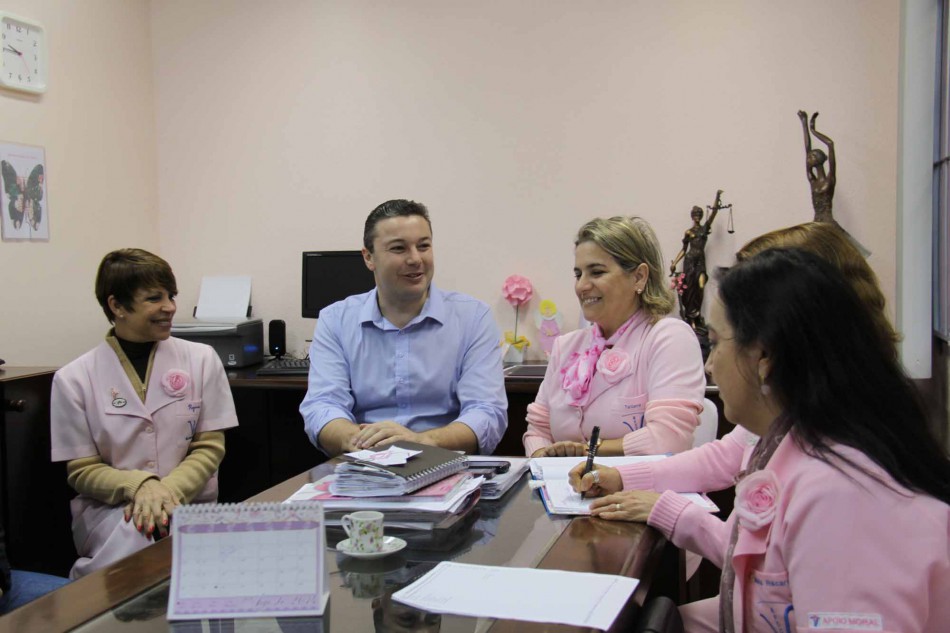 Movimento Outubro Rosa recebe apoio da Prefeitura