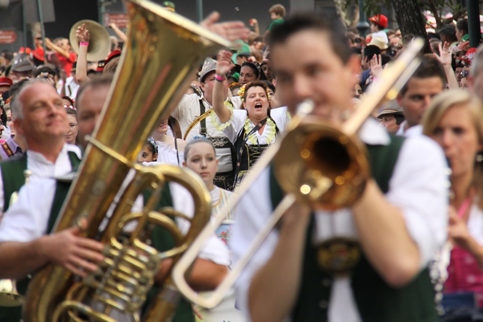 Retretas de bandas animam a cidade em homenagem ao aniversário de 164 anos