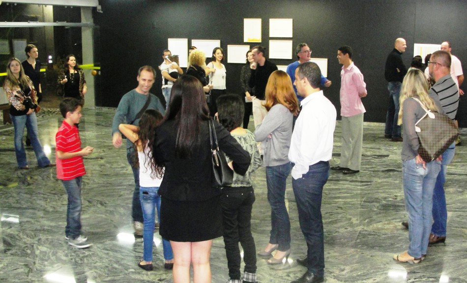 Salão Elke Hering abre as portas em noite de gala