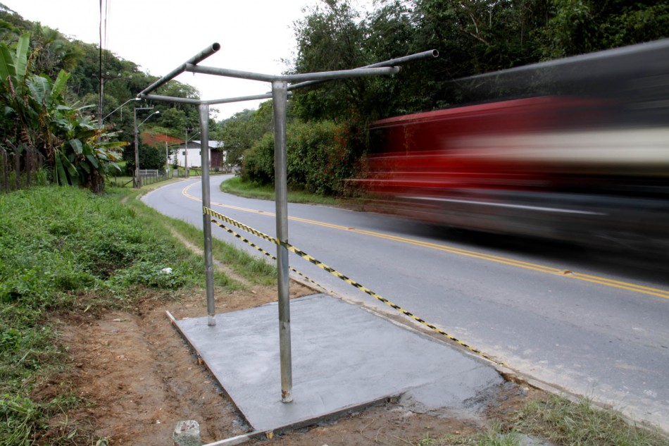 Abrigos de ônibus recebem atenção especial da Prefeitura