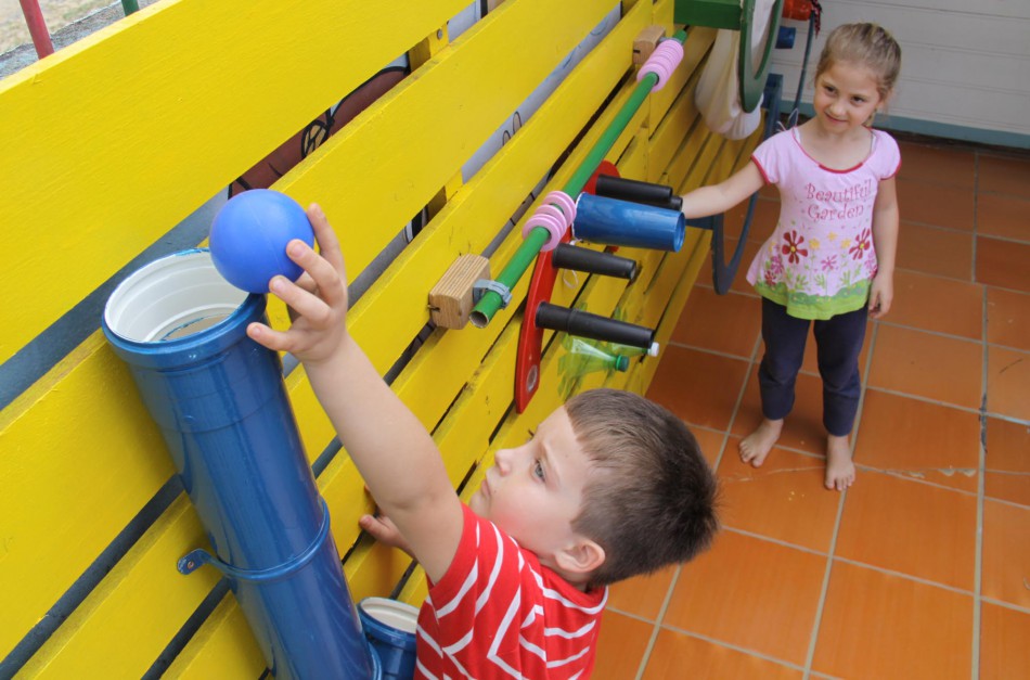 CEI Professora Andréa da Silva desenvolve projetos educacionais com materiais alternativos 