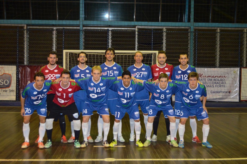 ADHering supera Florianópolis Futsal e avança de fase na Divisão Especial
