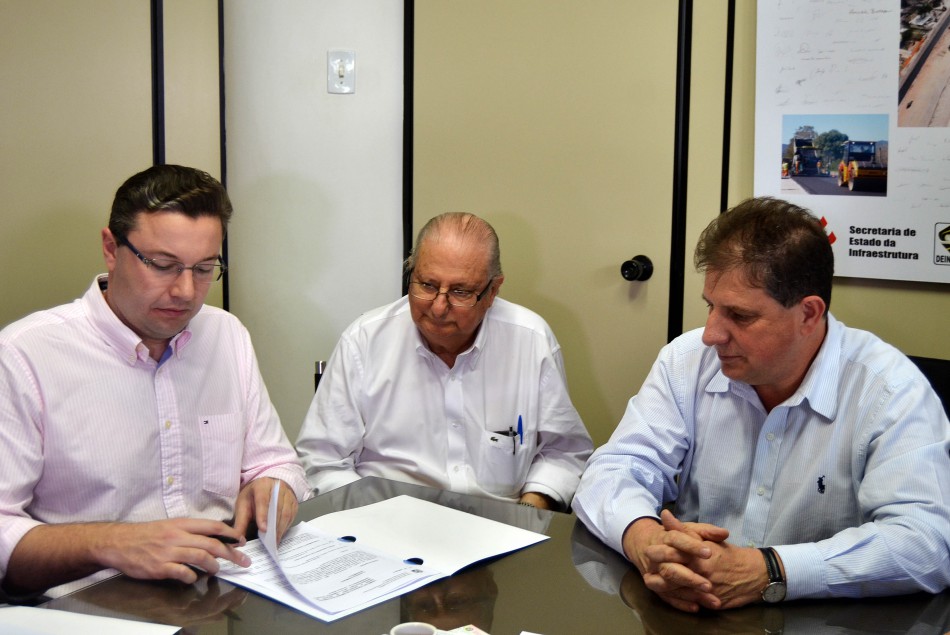 Assinado em Florianópolis contrato da SC 108 no norte de Blumenau