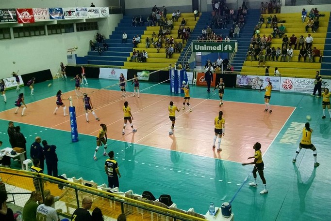 Blumenau busca reabilitação no Estadual de Voleibol contra Chapecó