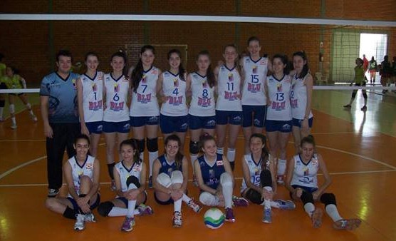 Equipe mirim do Bluvolei disputa Copa AEVI em Gaspar