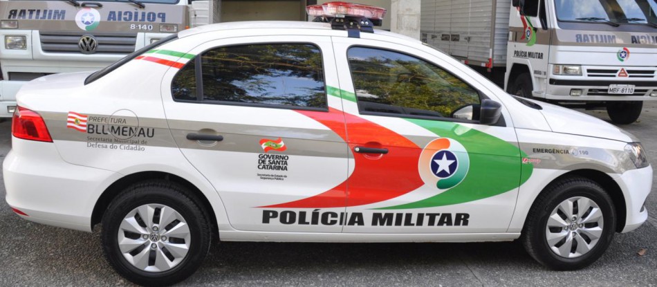 Blumenau recebe viaturas para o Programa Crack é possível vencer