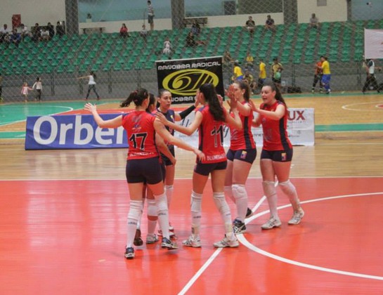 Bluvolei enfrenta Rio do Sul e São José no desfecho do Estadual