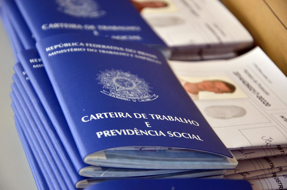 Intendências emitiram mais de seis mil Carteiras de Trabalho em 2014