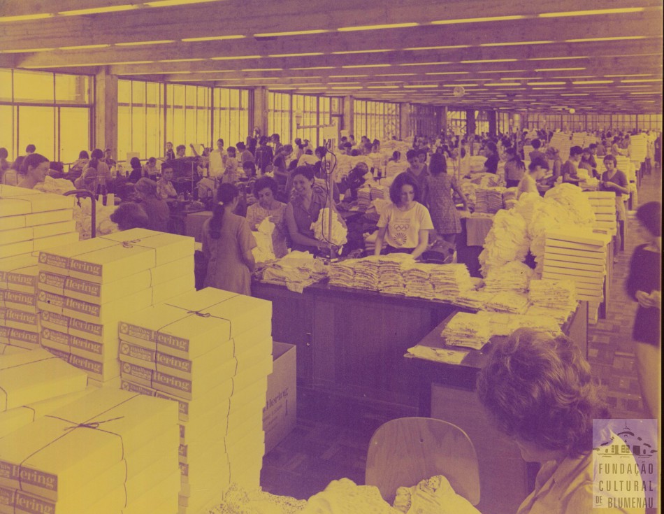 Memória Digital: indústrias se reestruturam