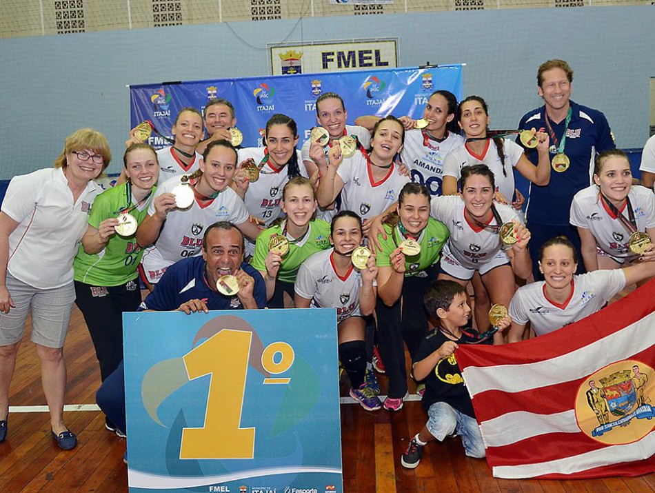 Blumenau conquista o ouro no handebol feminino nos Jasc