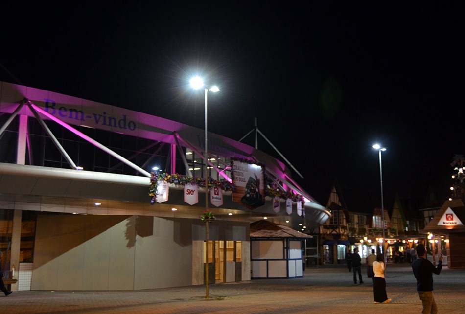 Oktoberfest Blumenau apóia o Outubro Rosa