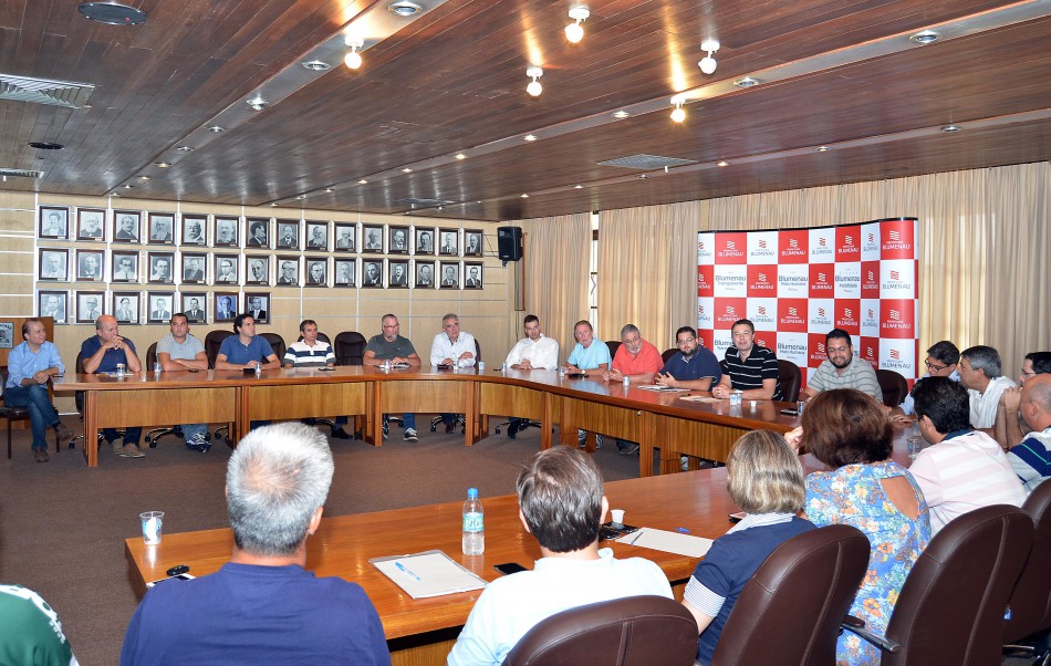 Colegiado tem reunião no domingo com cinco novos secretários municipais