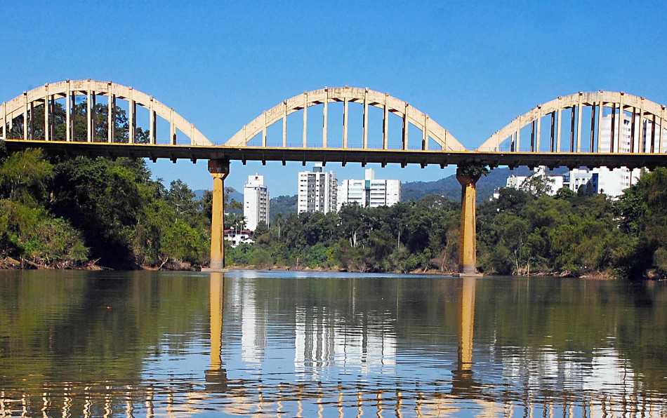 Ponte dos Arcos passa por manutenção neste domingo