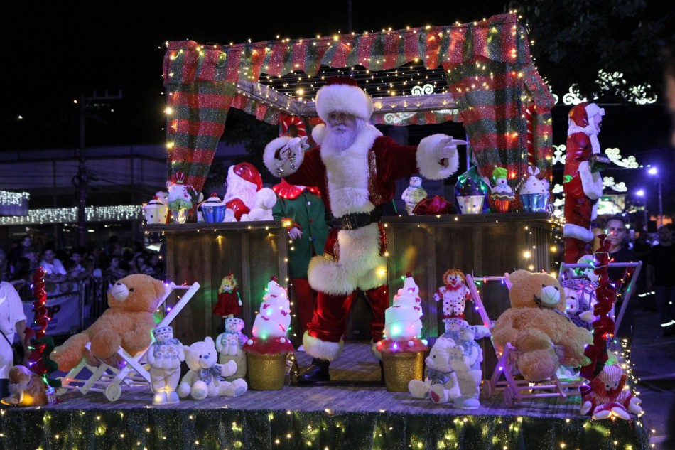 Primeiro desfile da Magia de Natal 2014 acontece neste sábado