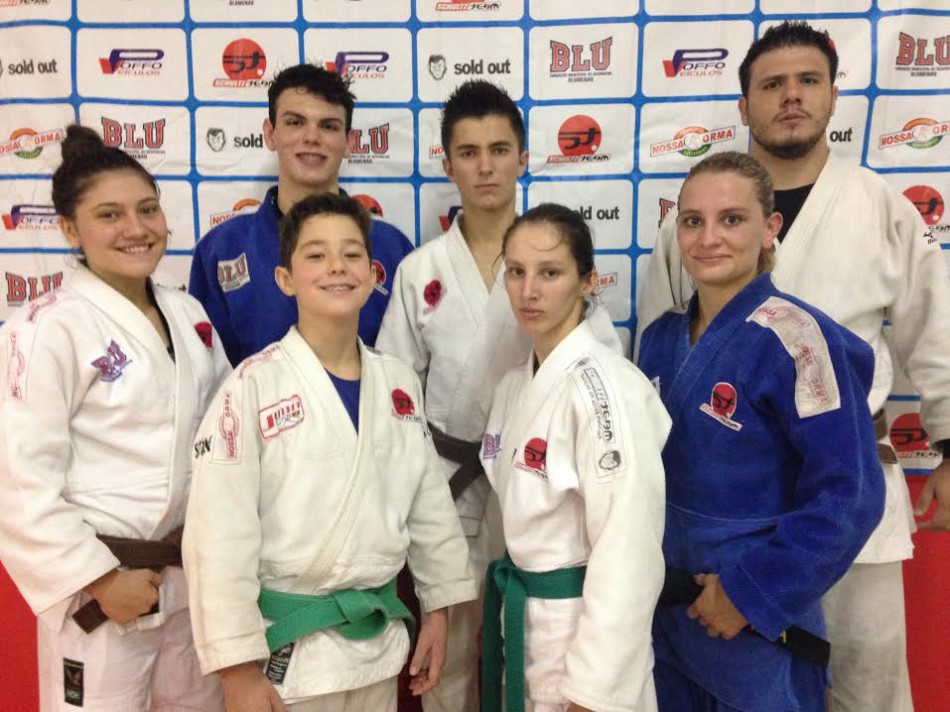 Judocas de Blumenau representam o estado em campeonato regional