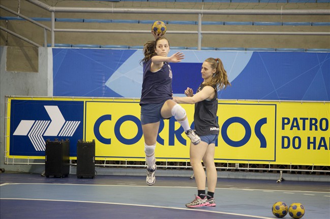 Blumenau se classifica para semifinal da Liga Nacional Feminina de Handebol