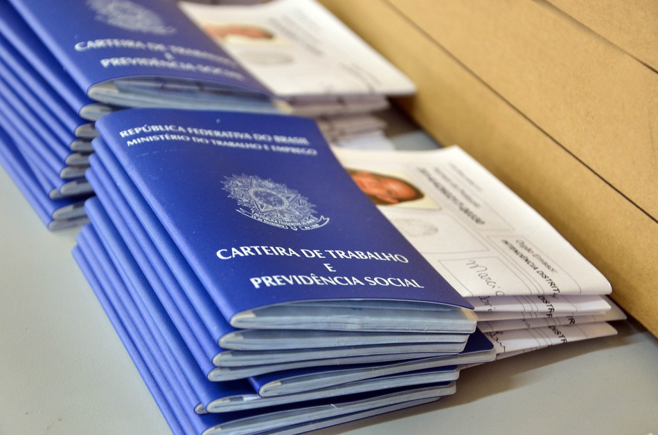 Intendência do Garcia ultrapassa 5 mil Carteiras de Trabalho emitidas