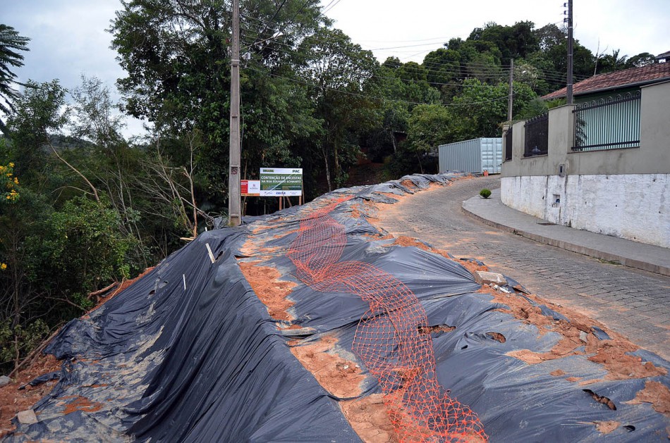Comunidade celebra início das obras de contenção de encostas no Fortaleza