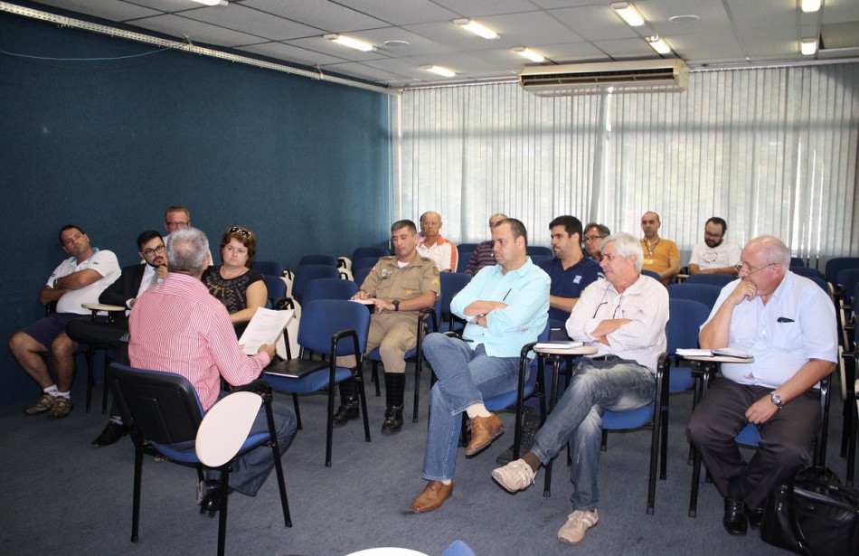 Membros do Comtranblu se reúnem no Seterb