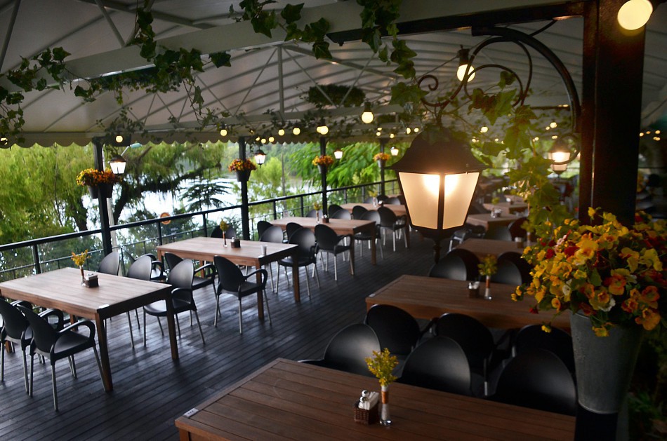 Restaurante Thapyoka é inaugurado na Praça Hercílio Luz