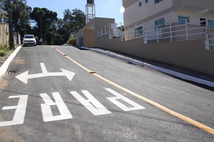 Comunidade comemora três novas obras do programa Pavimenta Ação