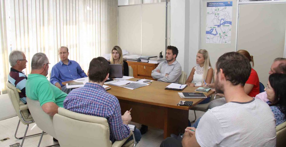 Reunião discute o desenvolvimento do bairro Vila Itoupava