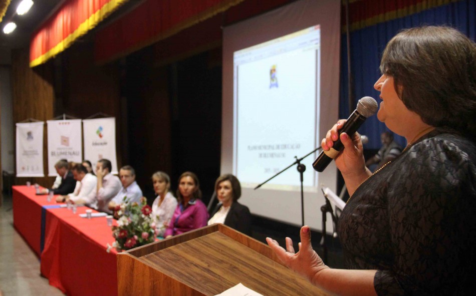 Apresentado documento base do Plano Municipal de Educação