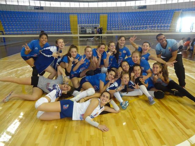 Blumenau vence primeira etapa do estadual infantil de voleibol