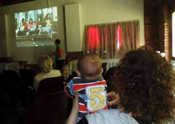 Mães prestigiam evento dedicado a elas na Vila Itoupava