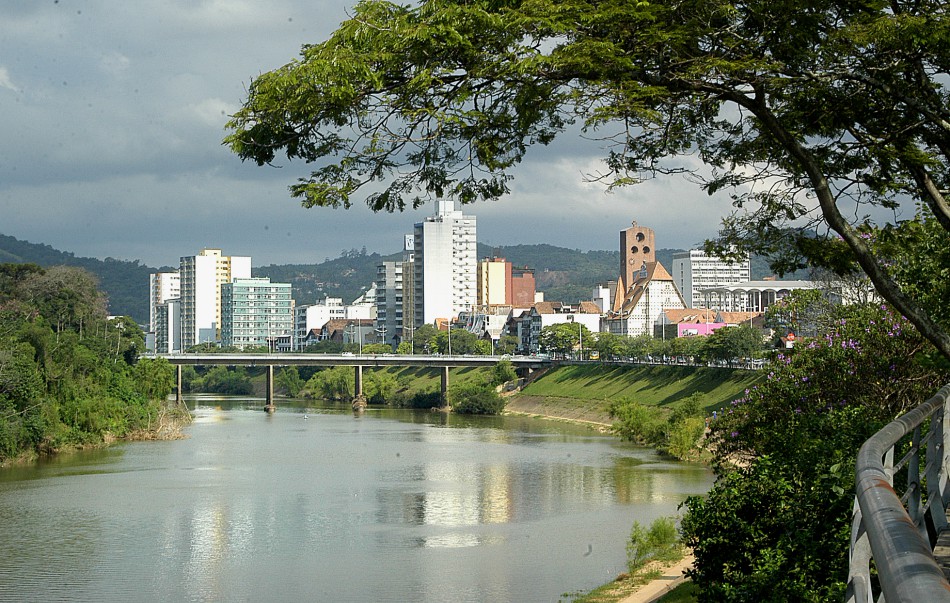 Avenida Beira Rio recebe manutenção nesta terça e quarta-feira