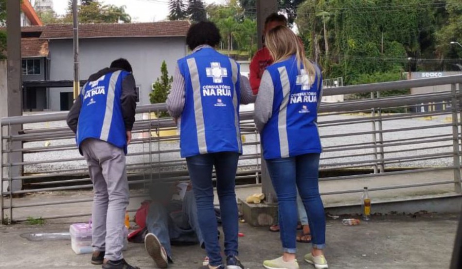 Secretaria de Saúde participa de ação voltada às pessoas em situação de rua